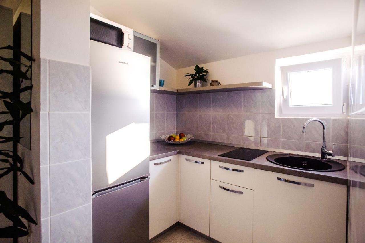 Apartments Korda L&M- Suhi Potok Jesenice  Exterior photo